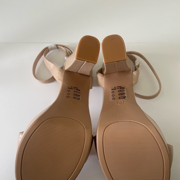 Nude chain link detail block stiletto heel | evening stiletto | size 9 - Picture 9 of 9